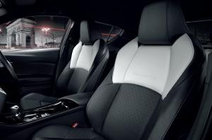 Toyota C-HR by Karl Lagerfeld Limited Edition 2020 года 